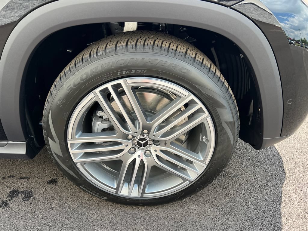 New 2026 Black Mercedes-Benz GLS 450 image 77