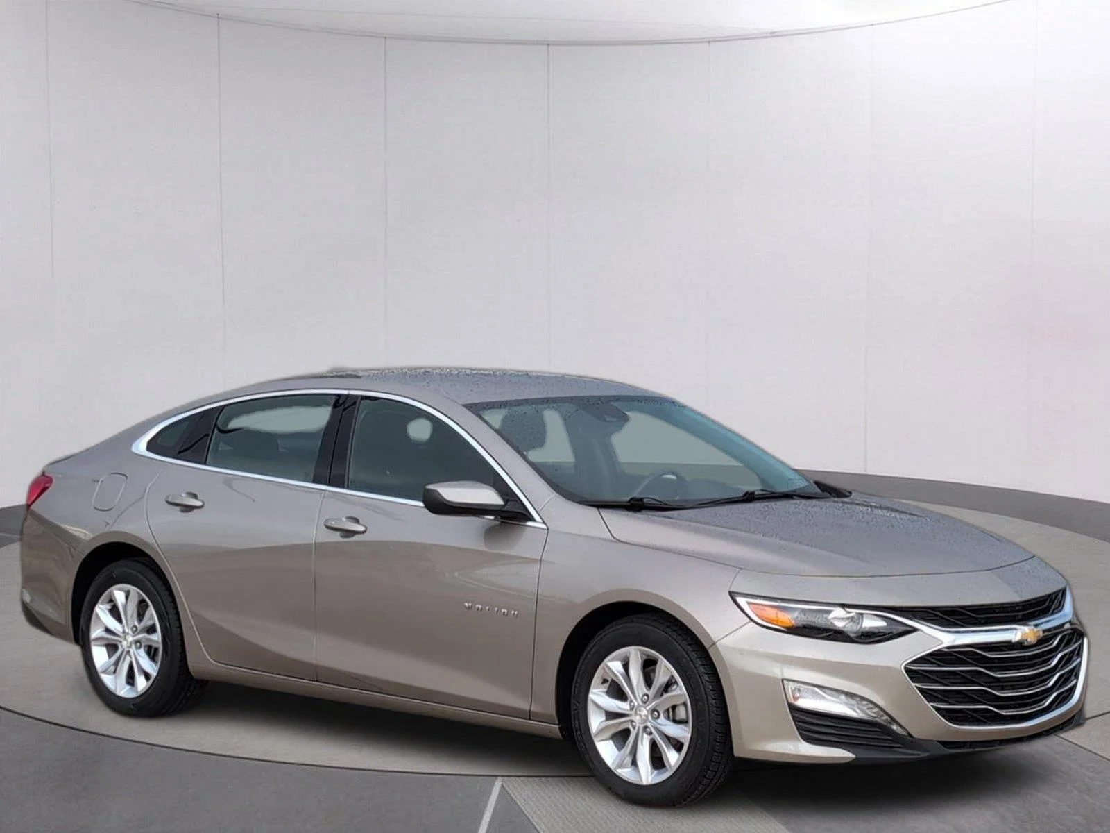Used 2024 Mineral Gray Metallic Chevrolet LT image 9