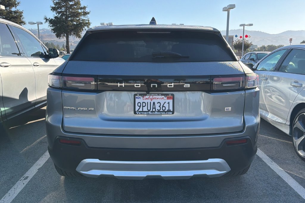 Used 2024 Mercury Silver Metallic Honda EX image 5