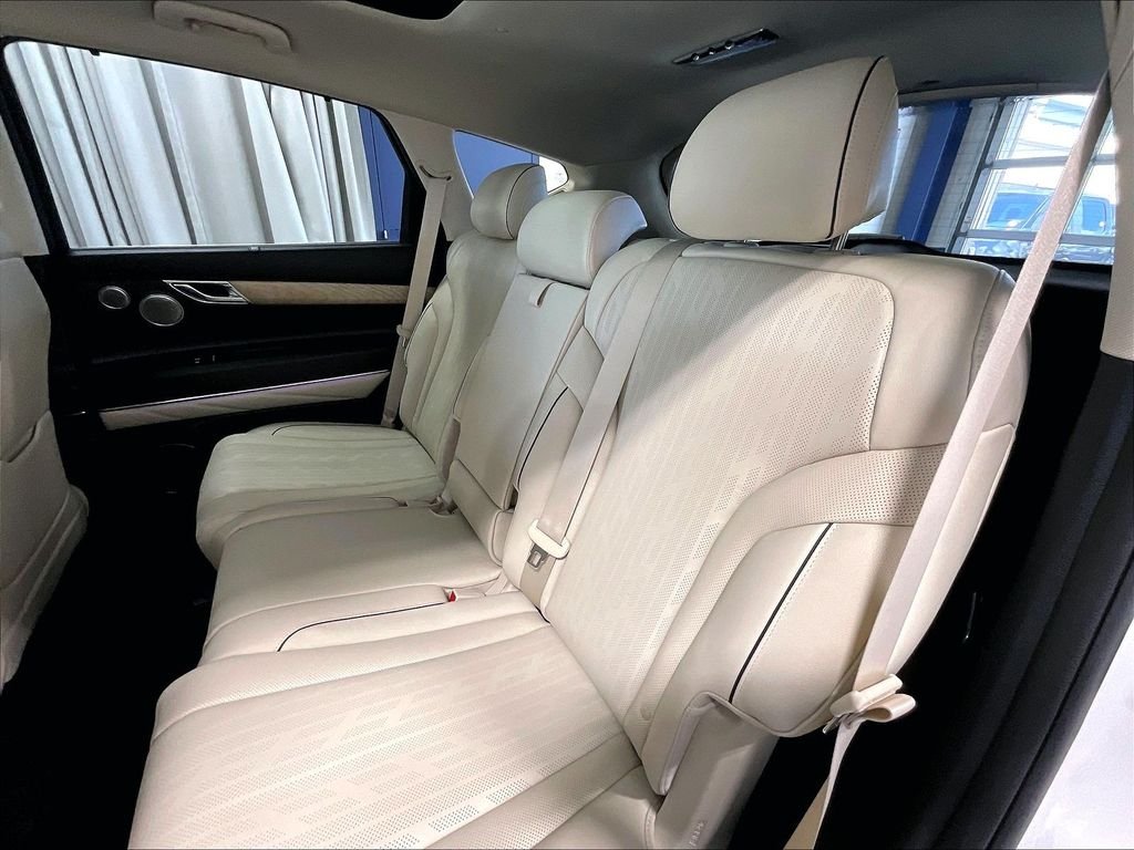 Used 2023 White Genesis 2.5T image 15