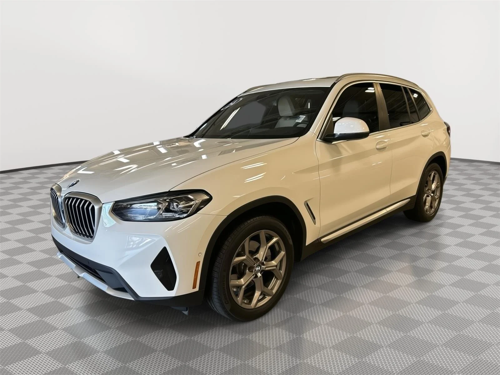 Used 2024 Alpine White BMW xDrive30i image 7