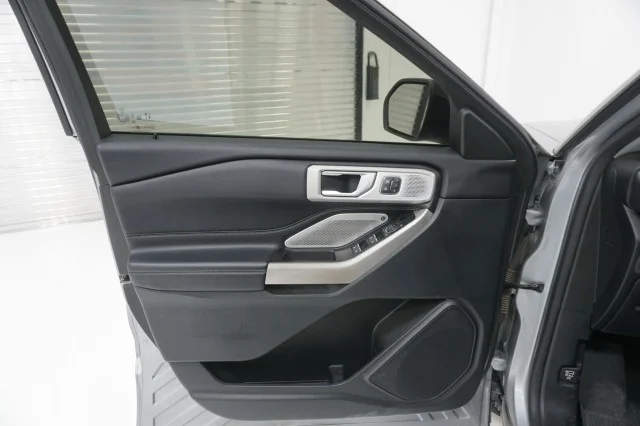 Used 2022 SILVER Ford Limited image 14