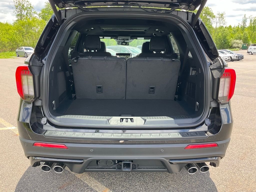 New 2026 Agate Black Metallic Ford ST image 25
