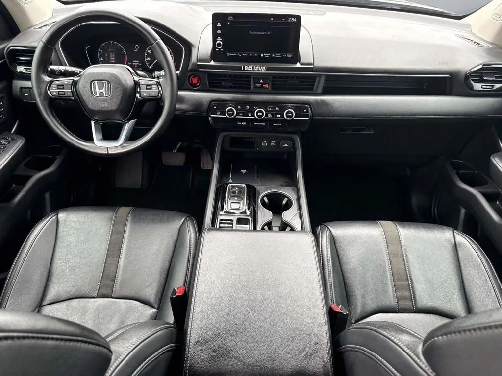 Used 2023  Honda Touring image 14