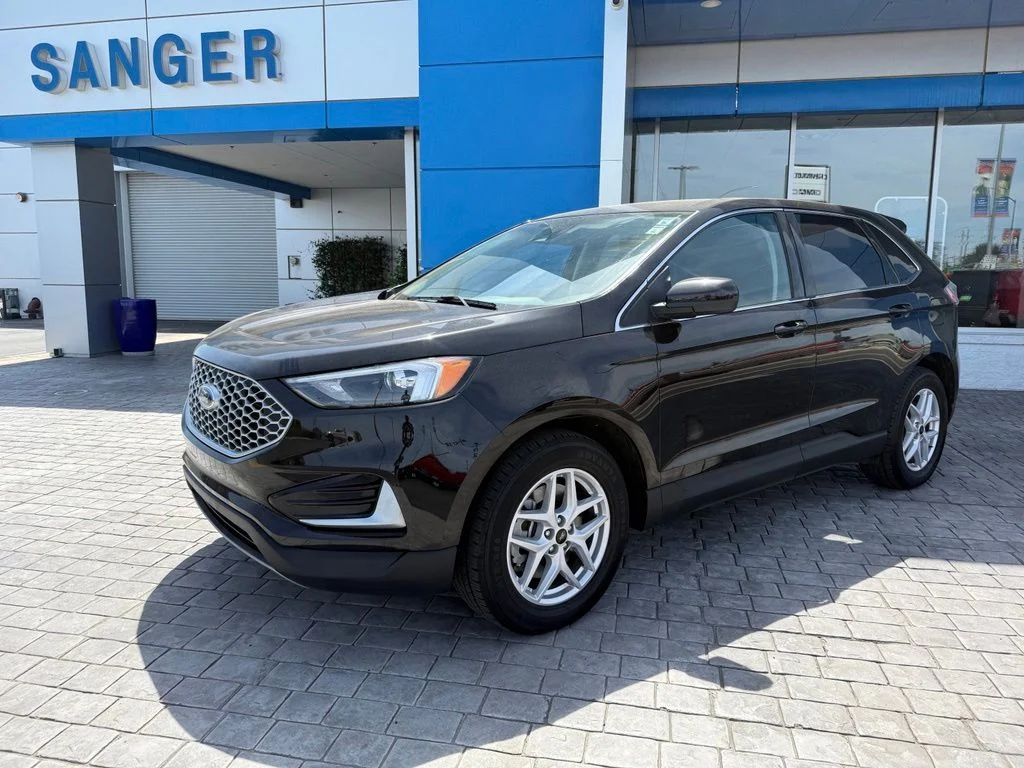 Used 2024 Black Ford SEL image 4
