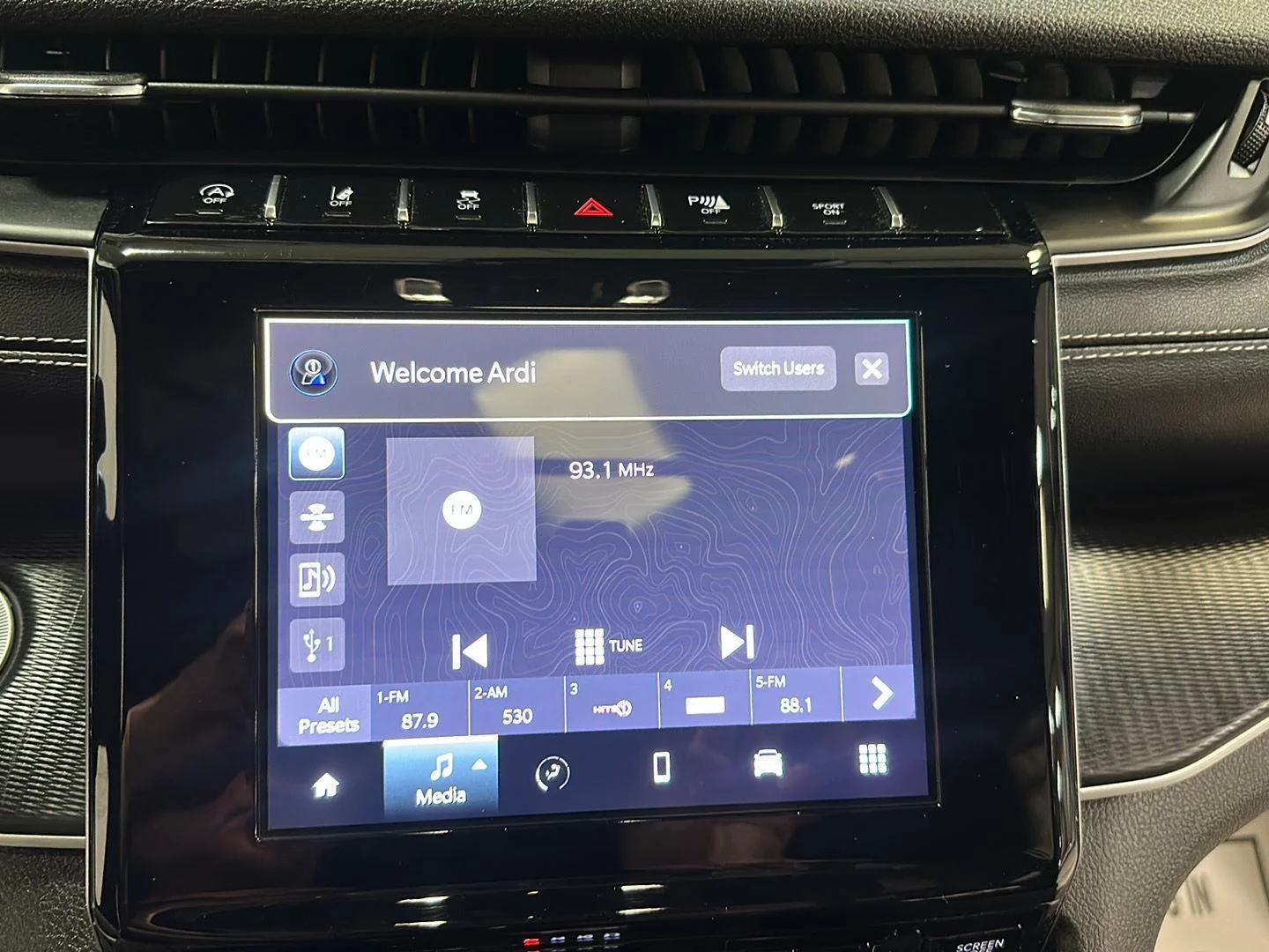 Used 2023 Velvet Red Pearlcoat Jeep Altitude X image 21