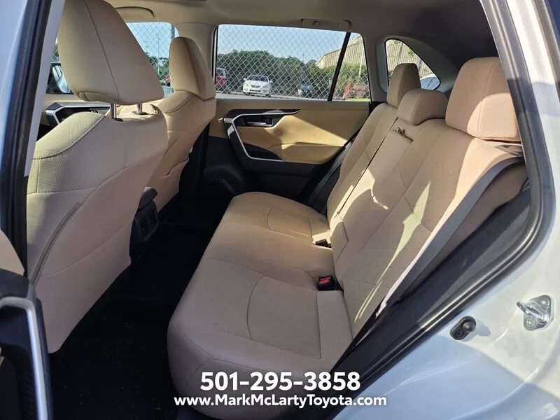 Used 2023 Ice TOYOTA XLE image 7