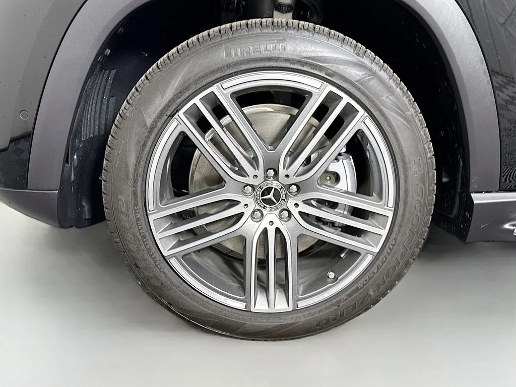 Certified Used 2026 Black Mercedes-Benz GLS 450 image 34