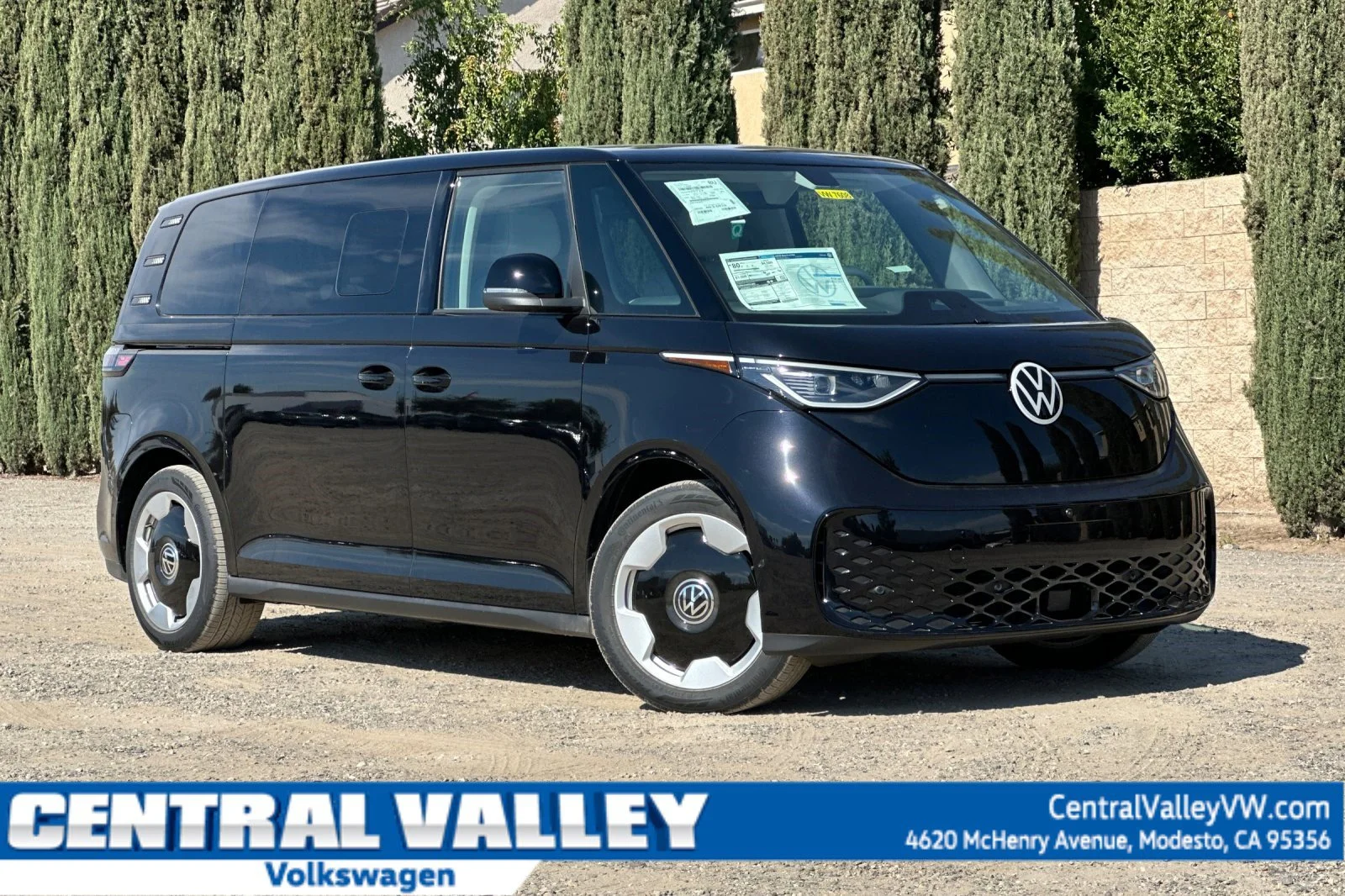 2025 Volkswagen ID. Buzz Pro S Plus 4Motion's photo