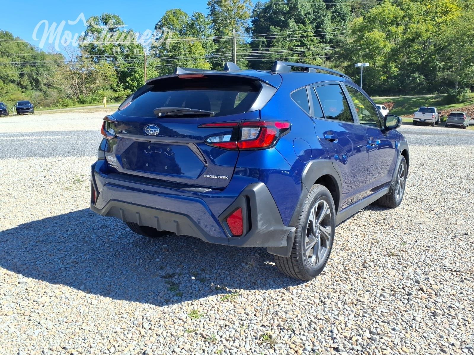 Used 2025 Sapphire Blue Pearl Subaru Premium image 5