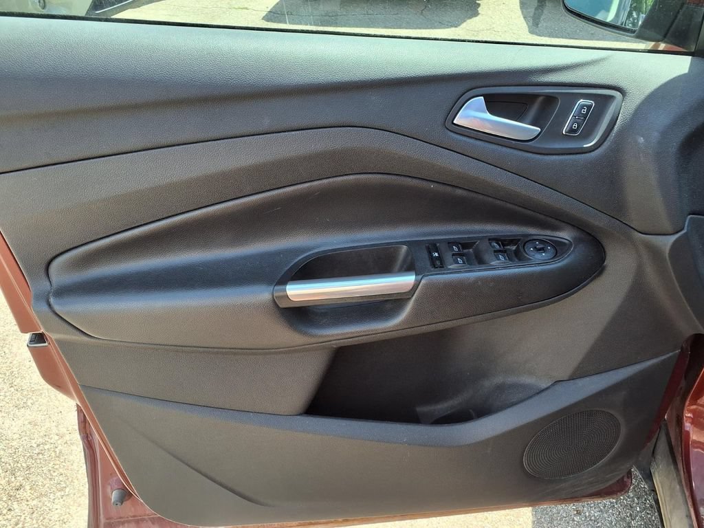Used 2014 Orange Ford SE image 12
