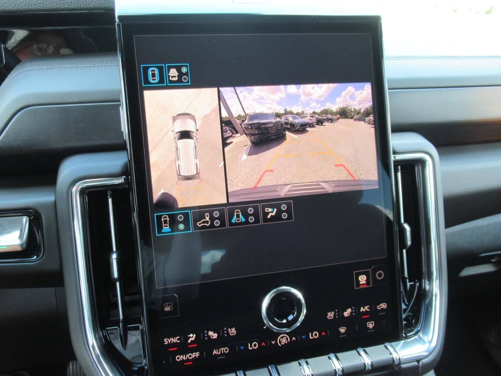 2026 GMC Yukon Denali - Photo 29