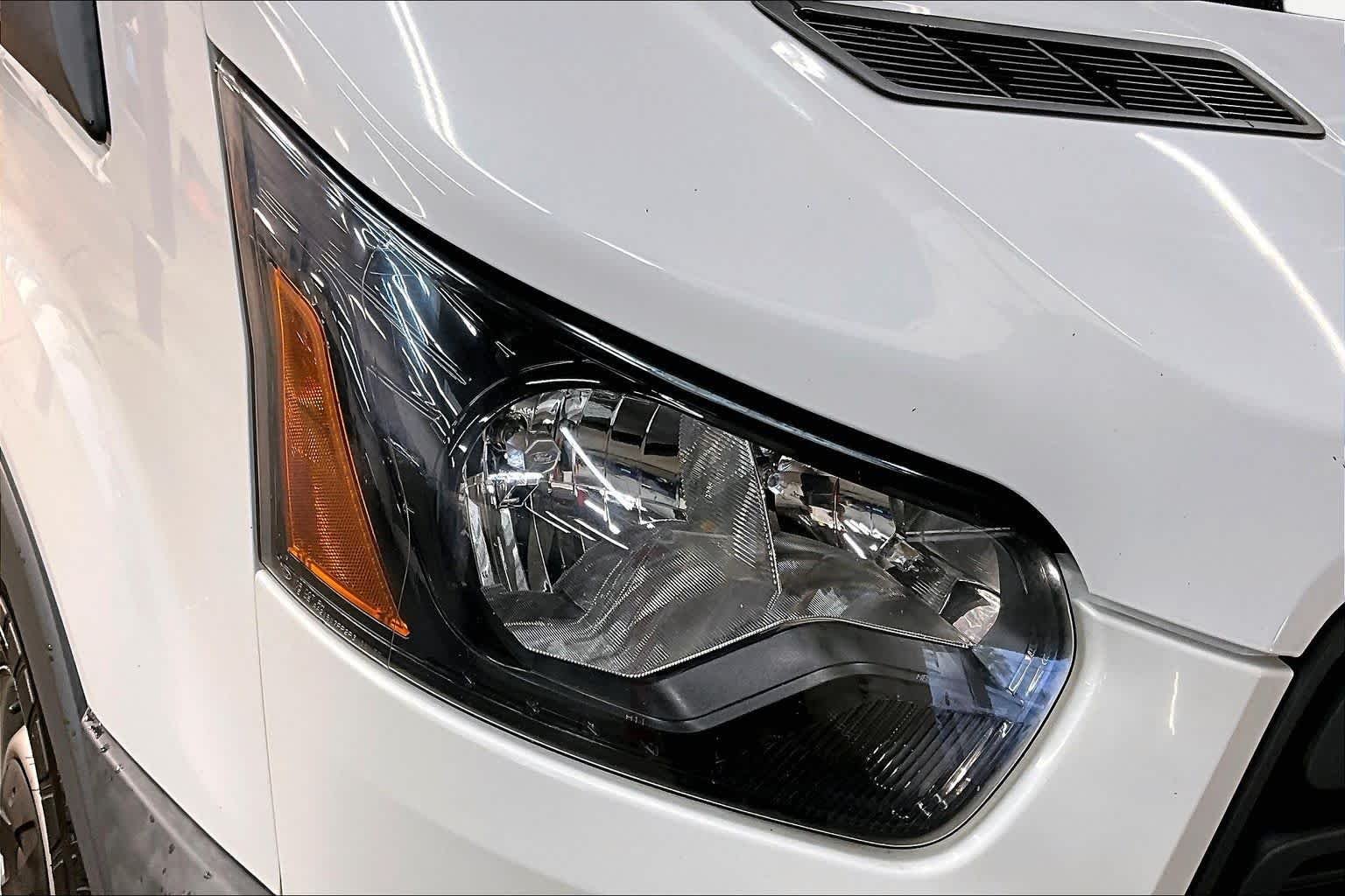 Used 2018 Oxford White Ford  image 28