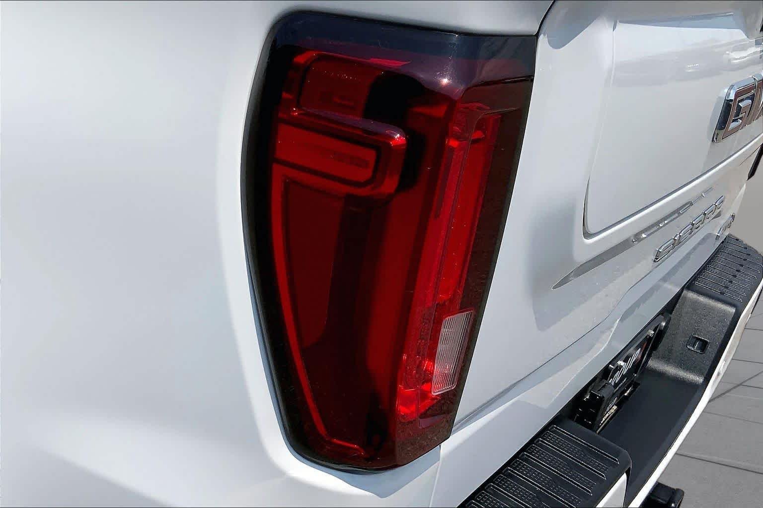 Used 2024 Summit White GMC AT4 image 29