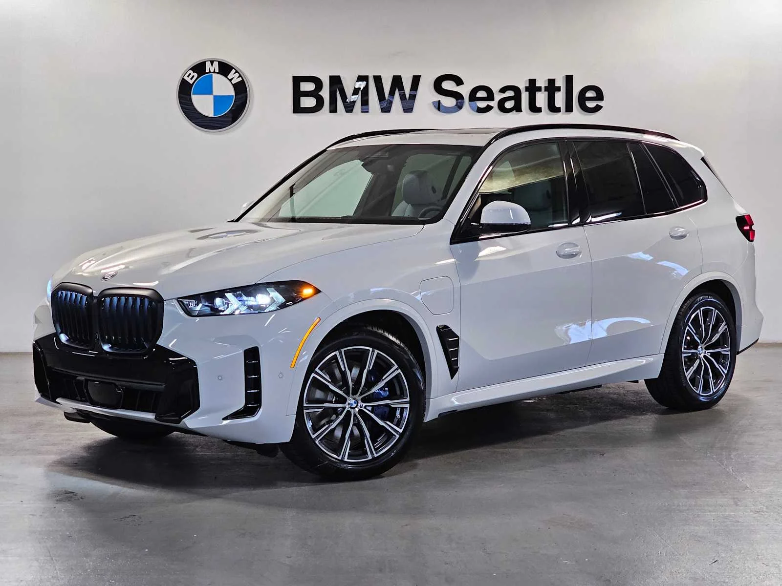 New 2026 Alpine White BMW xDrive50e image 1