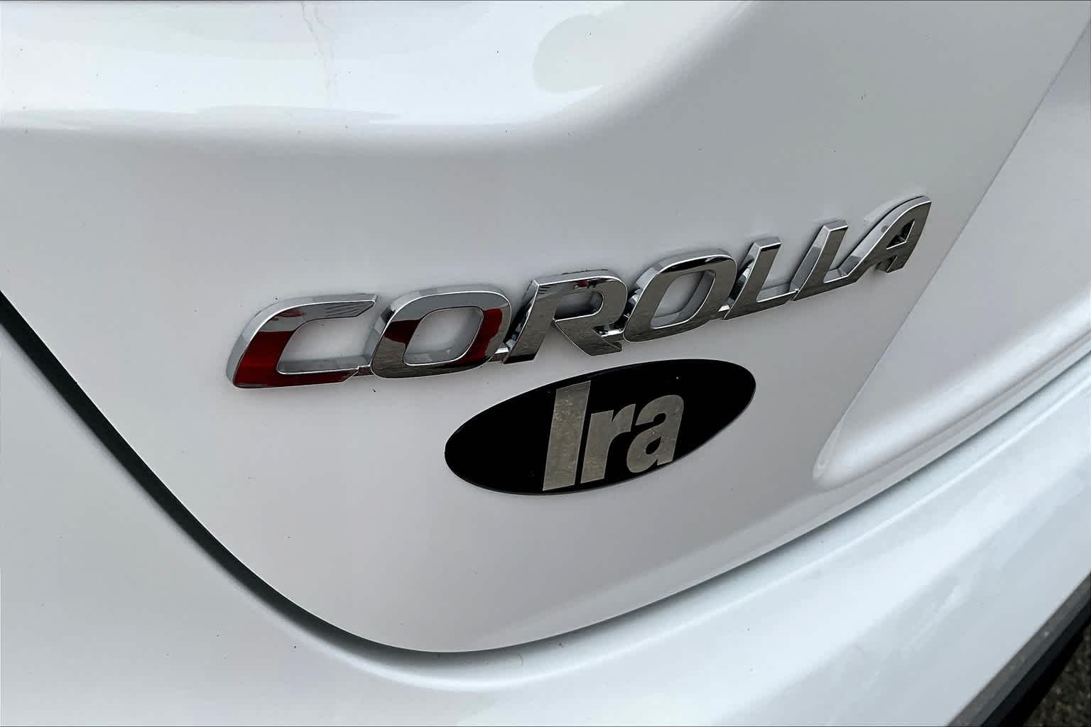 Used 2024 Ice Cap Toyota SE image 9