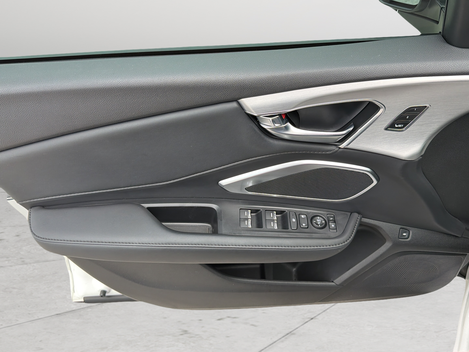 Used 2024 Platinum White Pearl Acura Base image 29