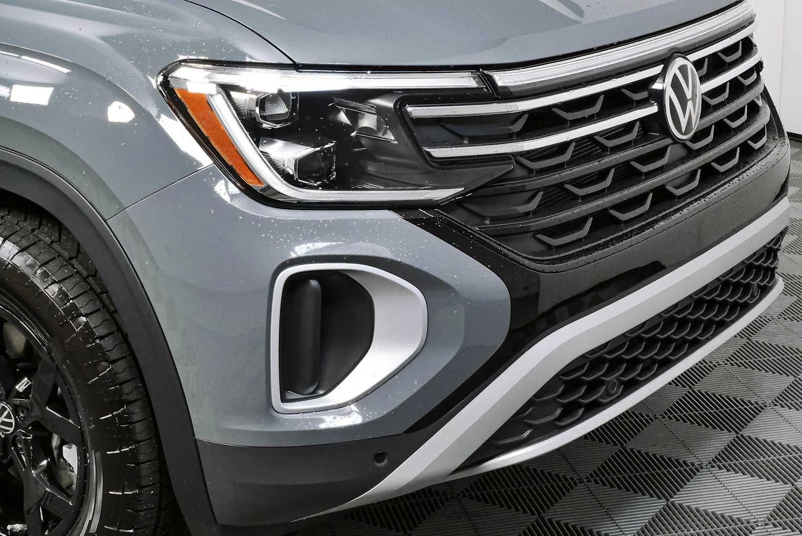 New 2026 Pure Gray Volkswagen 2.0T Peak Edition image 41