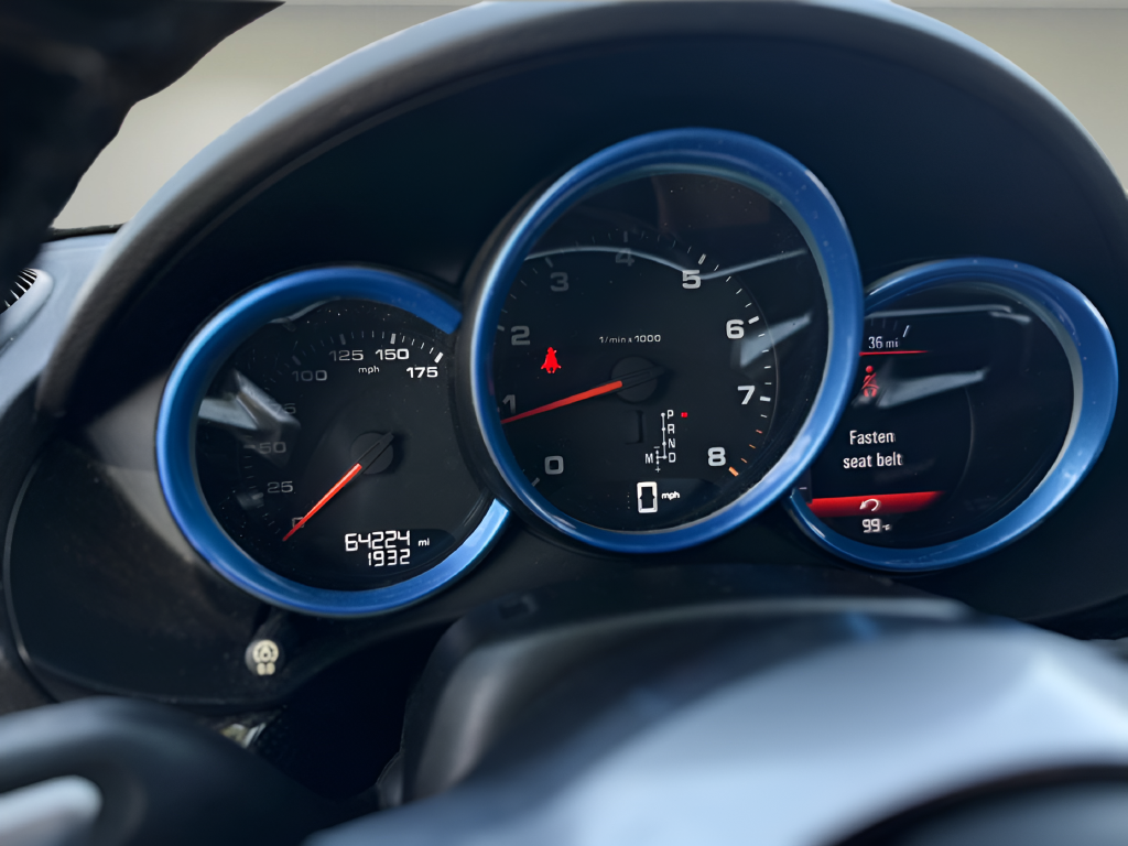 Used 2017  Porsche Base image 14