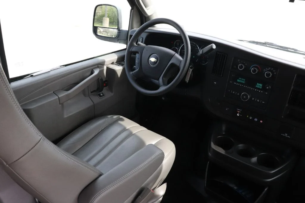 Used 2025 Summit White Chevrolet EXT image 12