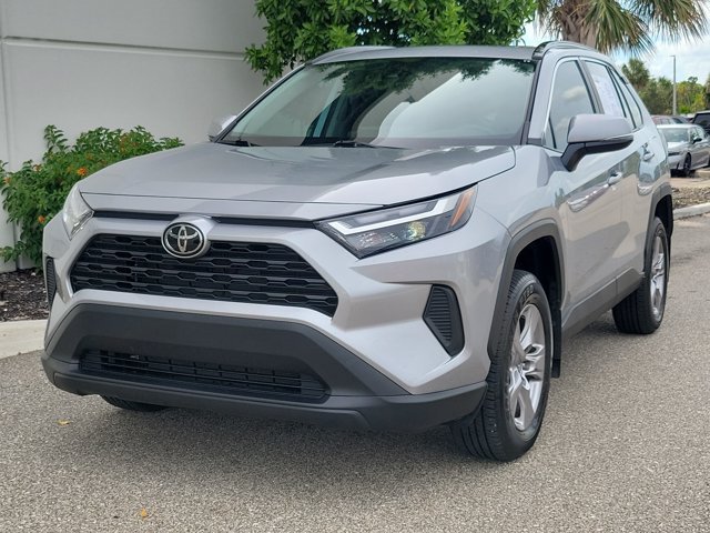 Used 2025 Silver Sky Metallic Toyota XLE image 3