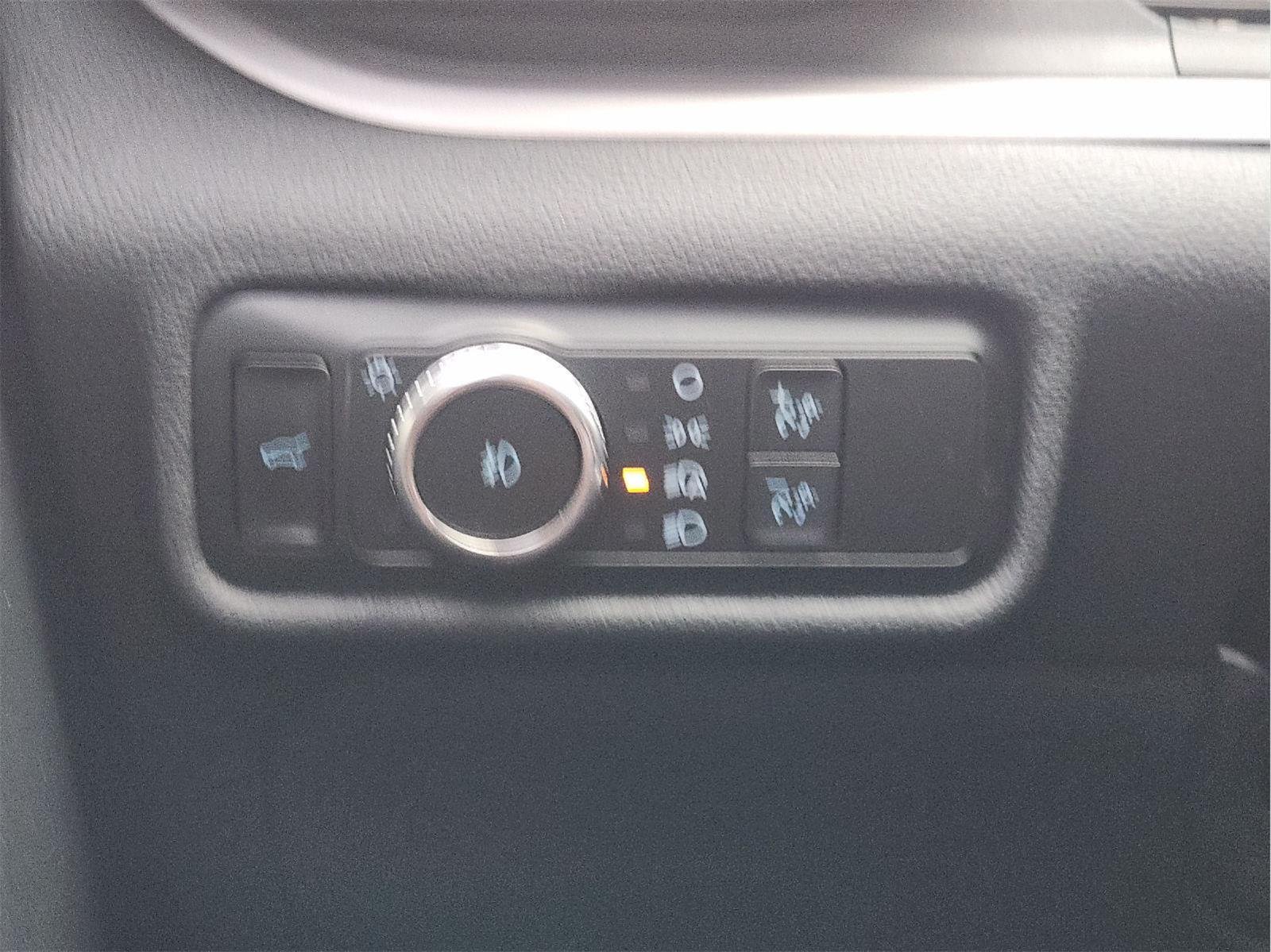 2023 Ford Explorer photo 22 of 34