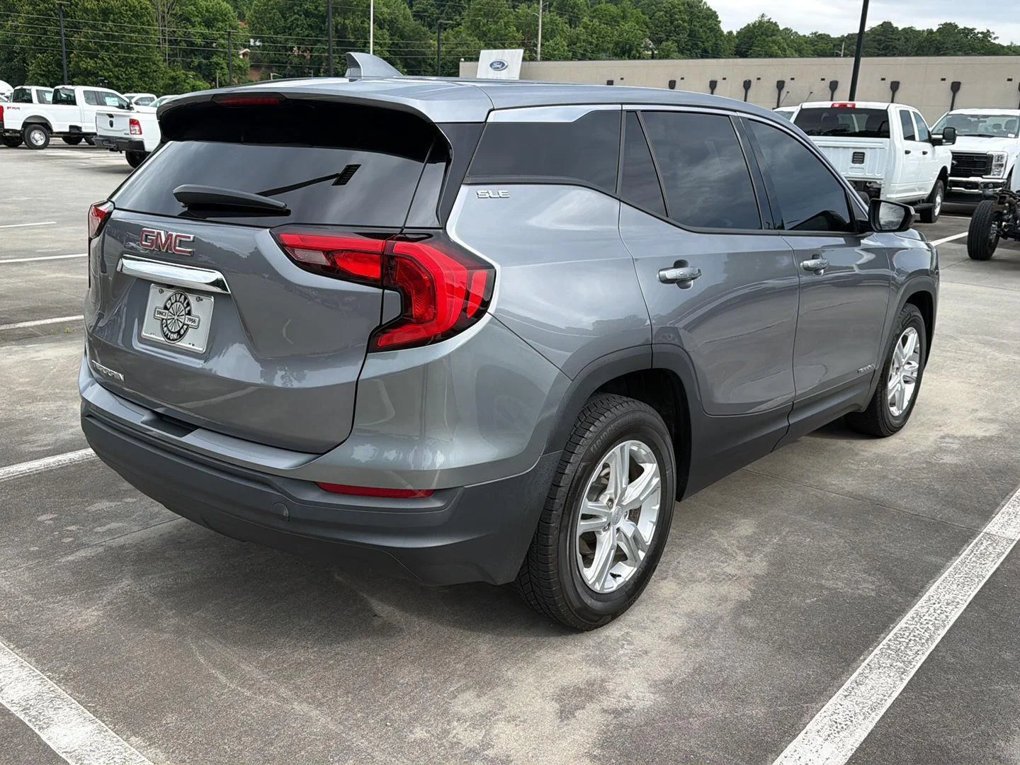 Used 2020 Satin Steel Metallic GMC SLE image 4