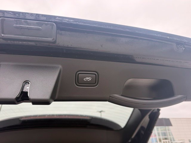 Used 2025 Black Hyundai SEL image 30