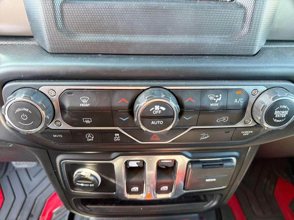 Used 2020 Black Jeep Sport S image 16