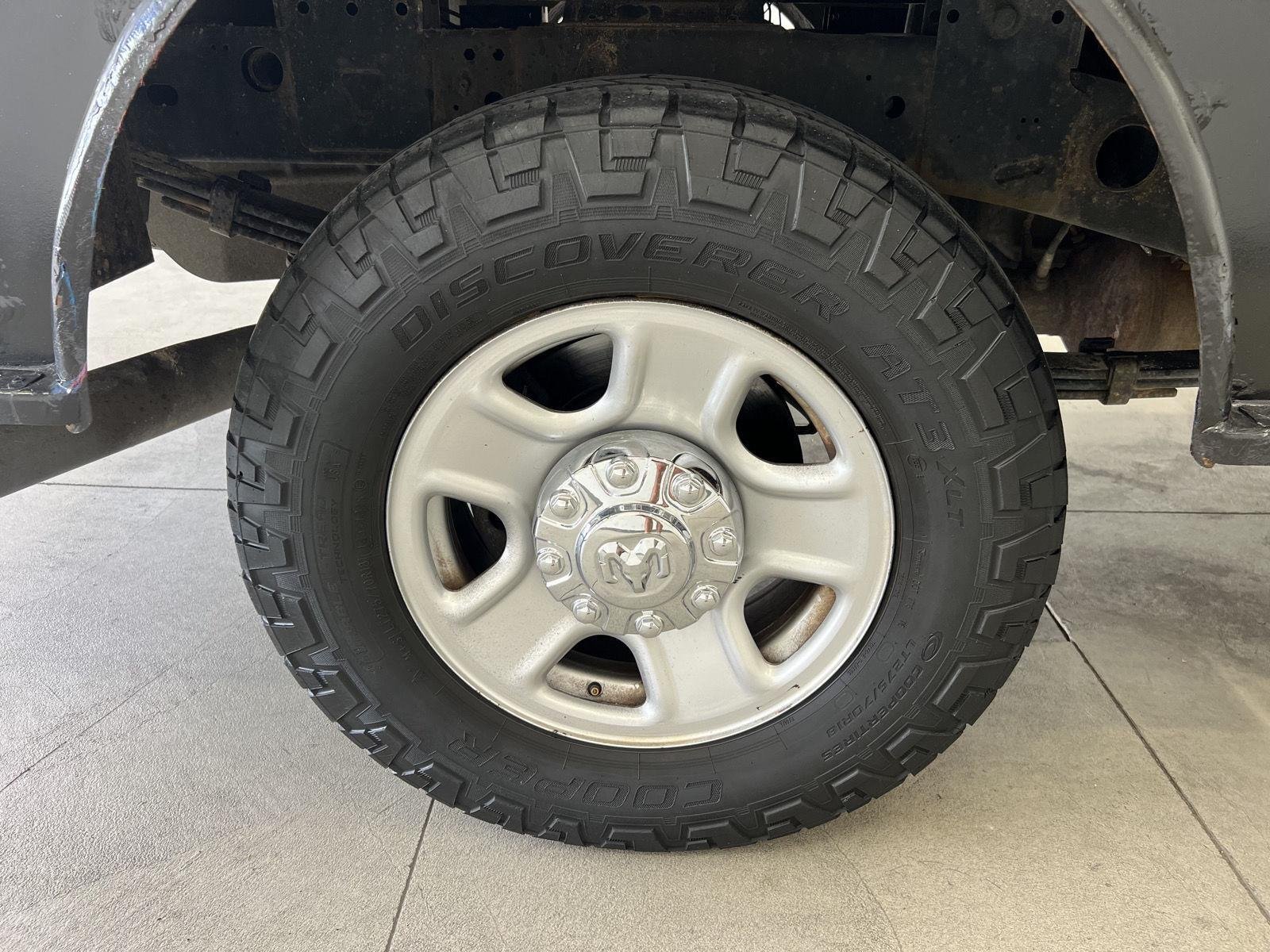 Used 2018 Bright White Clearcoat Ram Tradesman image 9