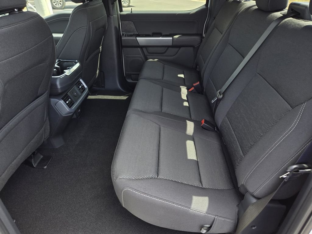 New 2026 Oxford White Ford XLT image 38