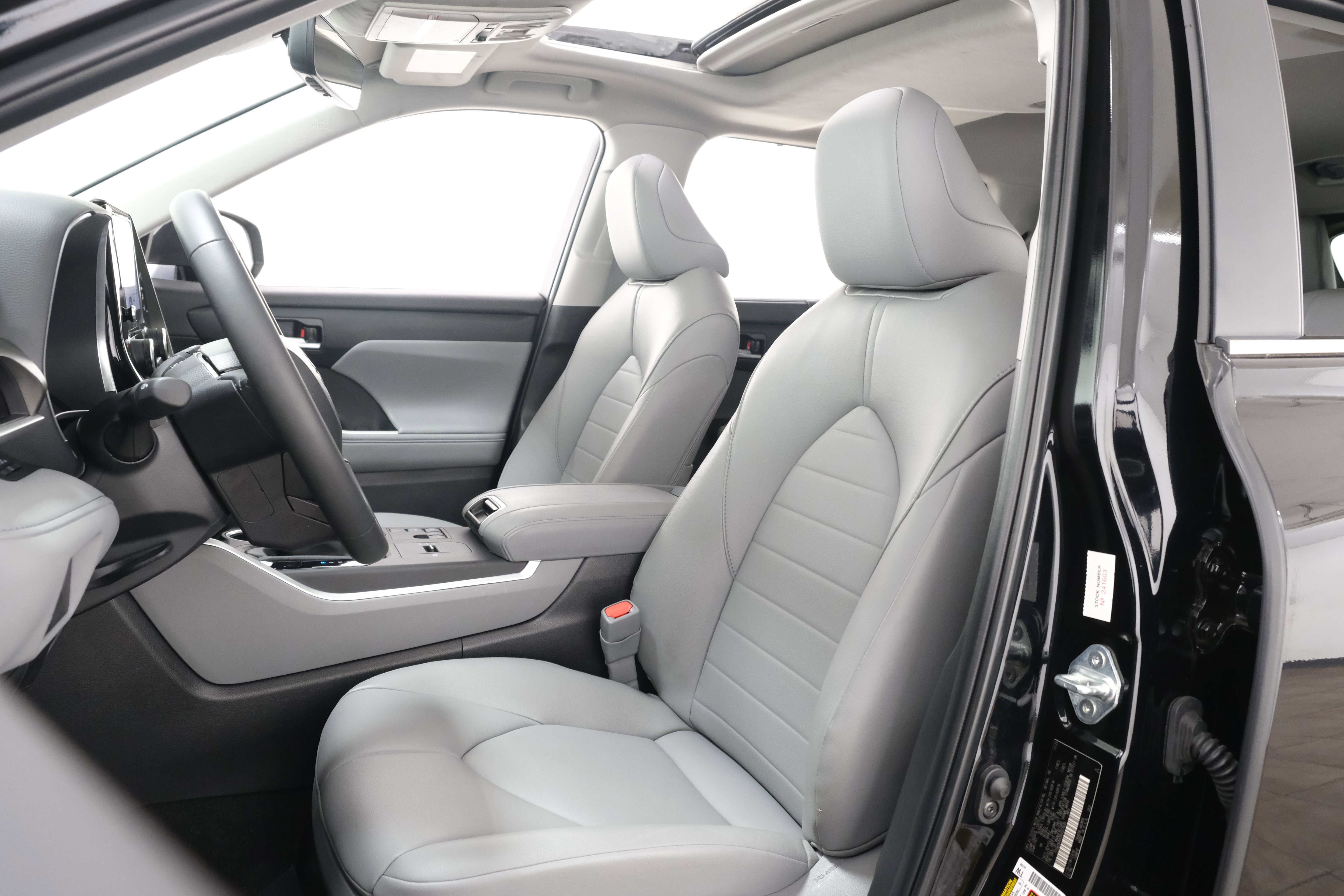 2024 Toyota Highlander XLE - Photo 28