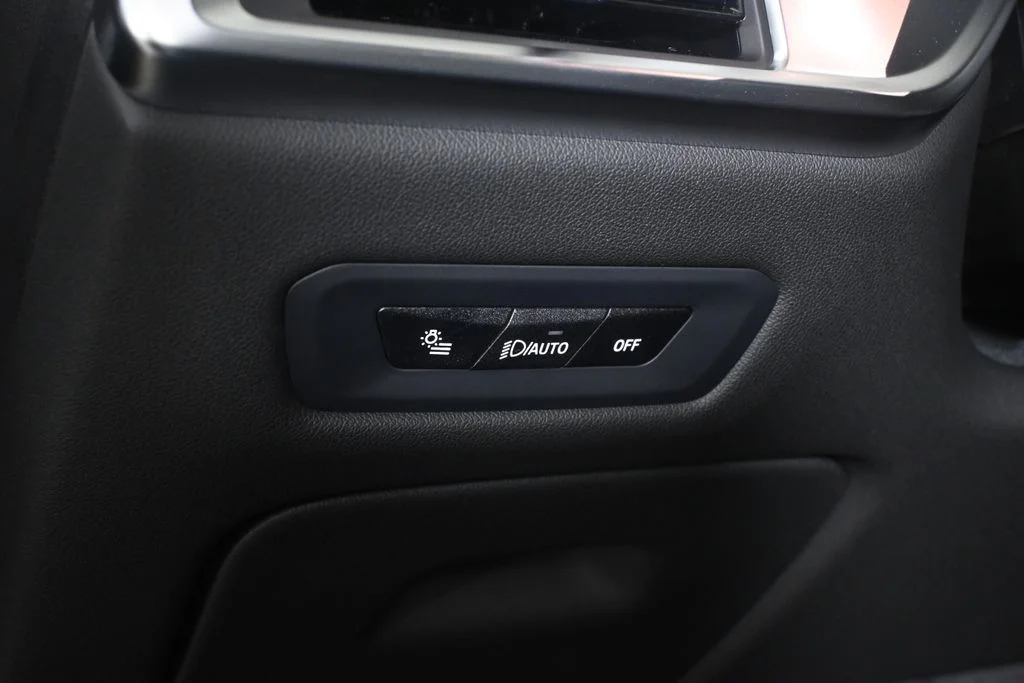 Used 2026 Black BMW xDrive50e image 25