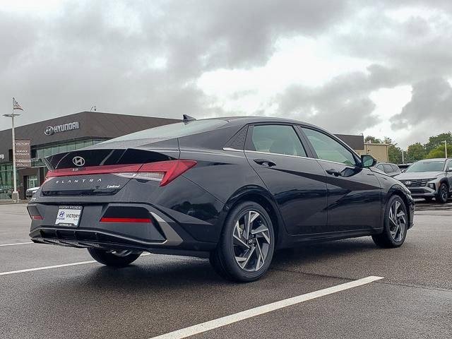 New 2025 Black Hyundai Limited image 5