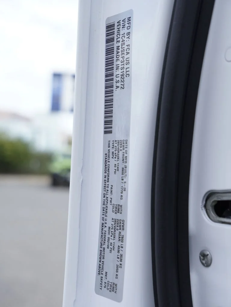New 2026 Bright White Clearcoat Jeep Summit Obsidian image 42