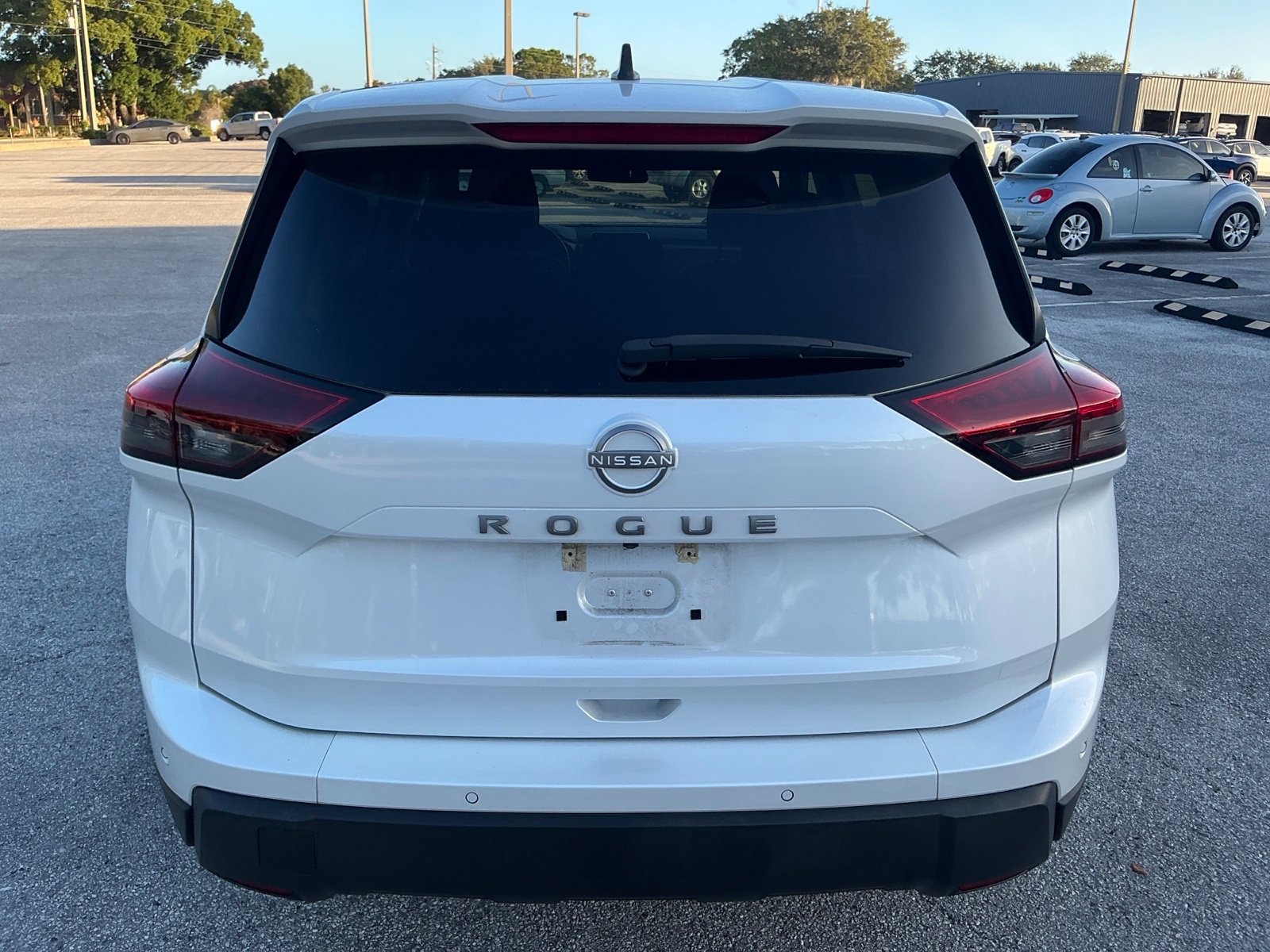 Used 2025 White Nissan S image 7