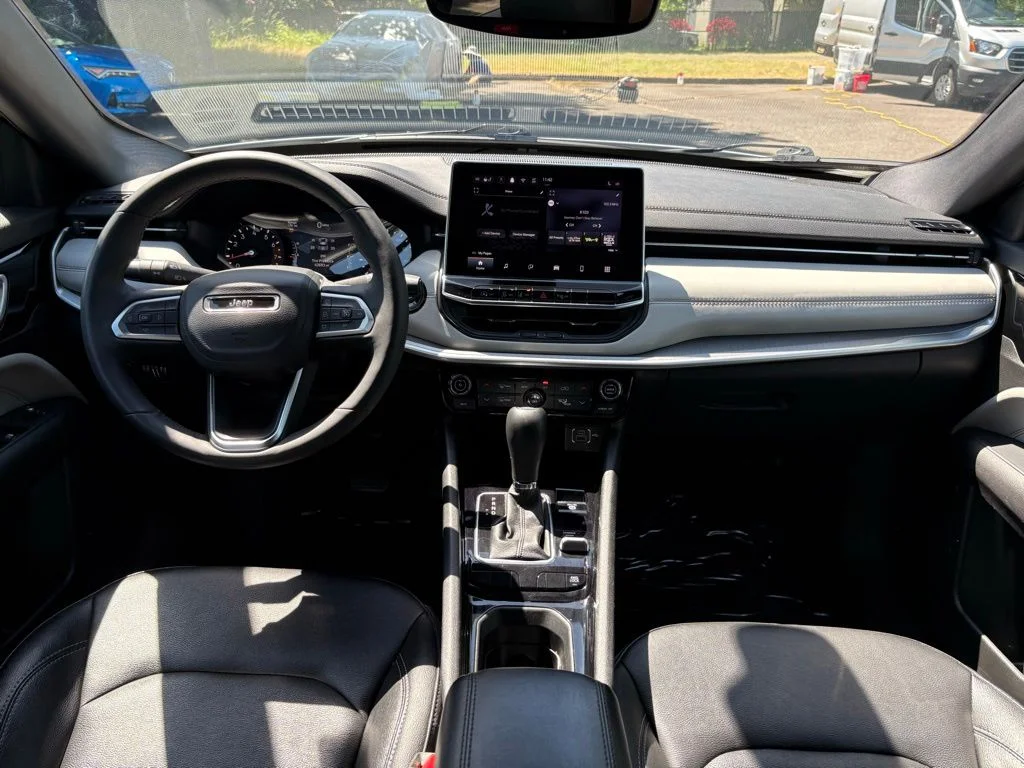 Used 2025 White Jeep Limited image 18