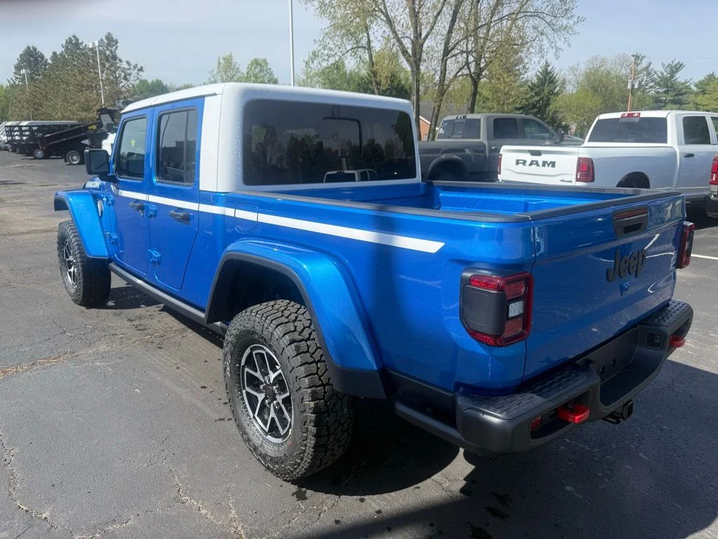 New 2026 Hydro Blue Pearl-Coat Exterior Paint Jeep Rubicon image 4