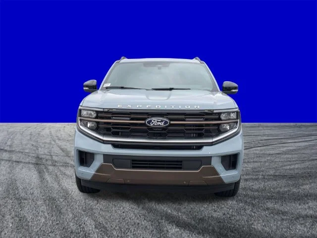 New 2027 Glacier Gray Metallic Tri-Coat Ford MAX King Ranch® image 9