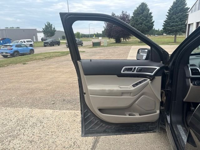 Used 2014 Black Ford Limited image 20