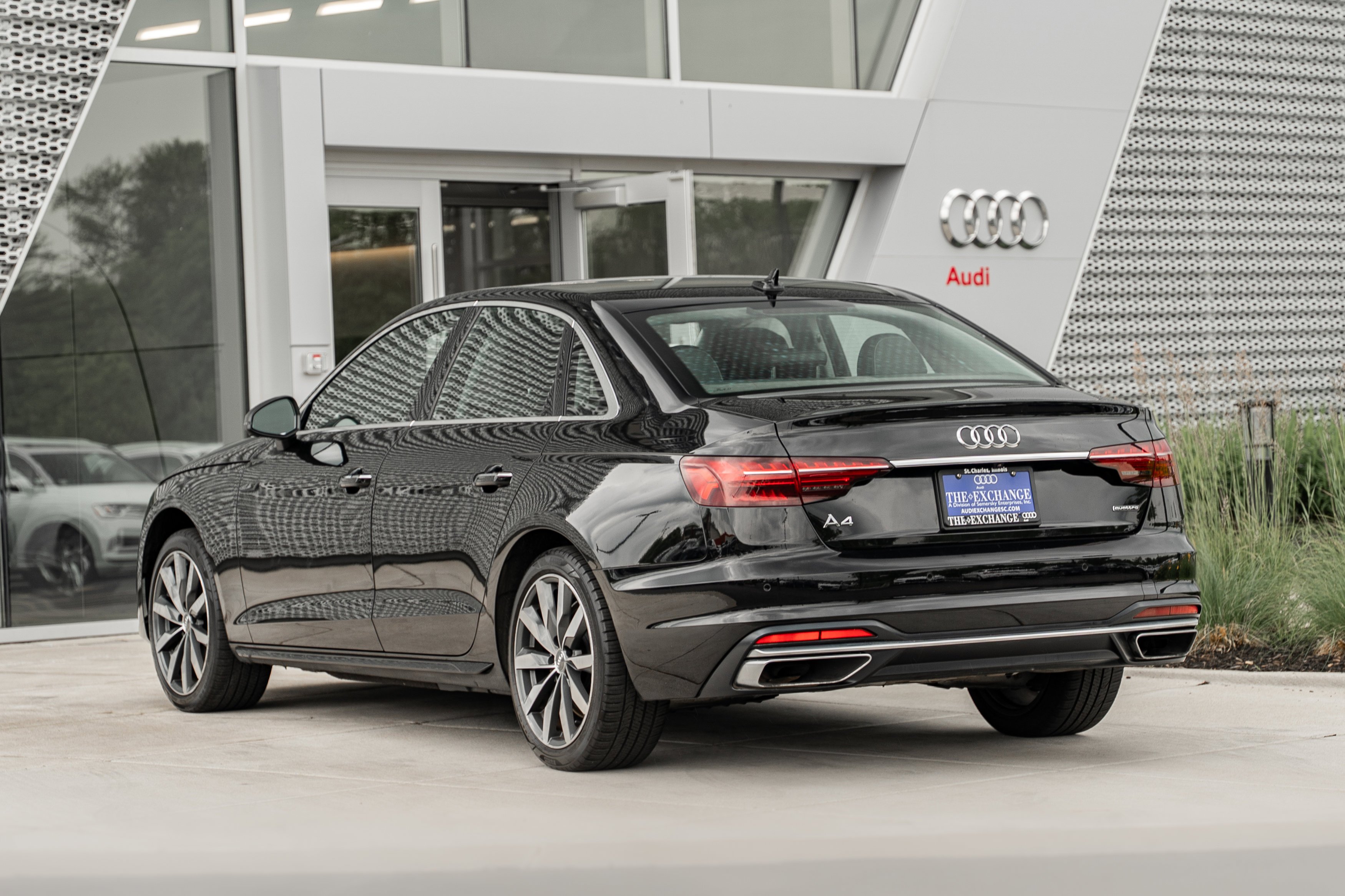 Used 2021 Mythos Black Metallic Audi Premium Plus image 5