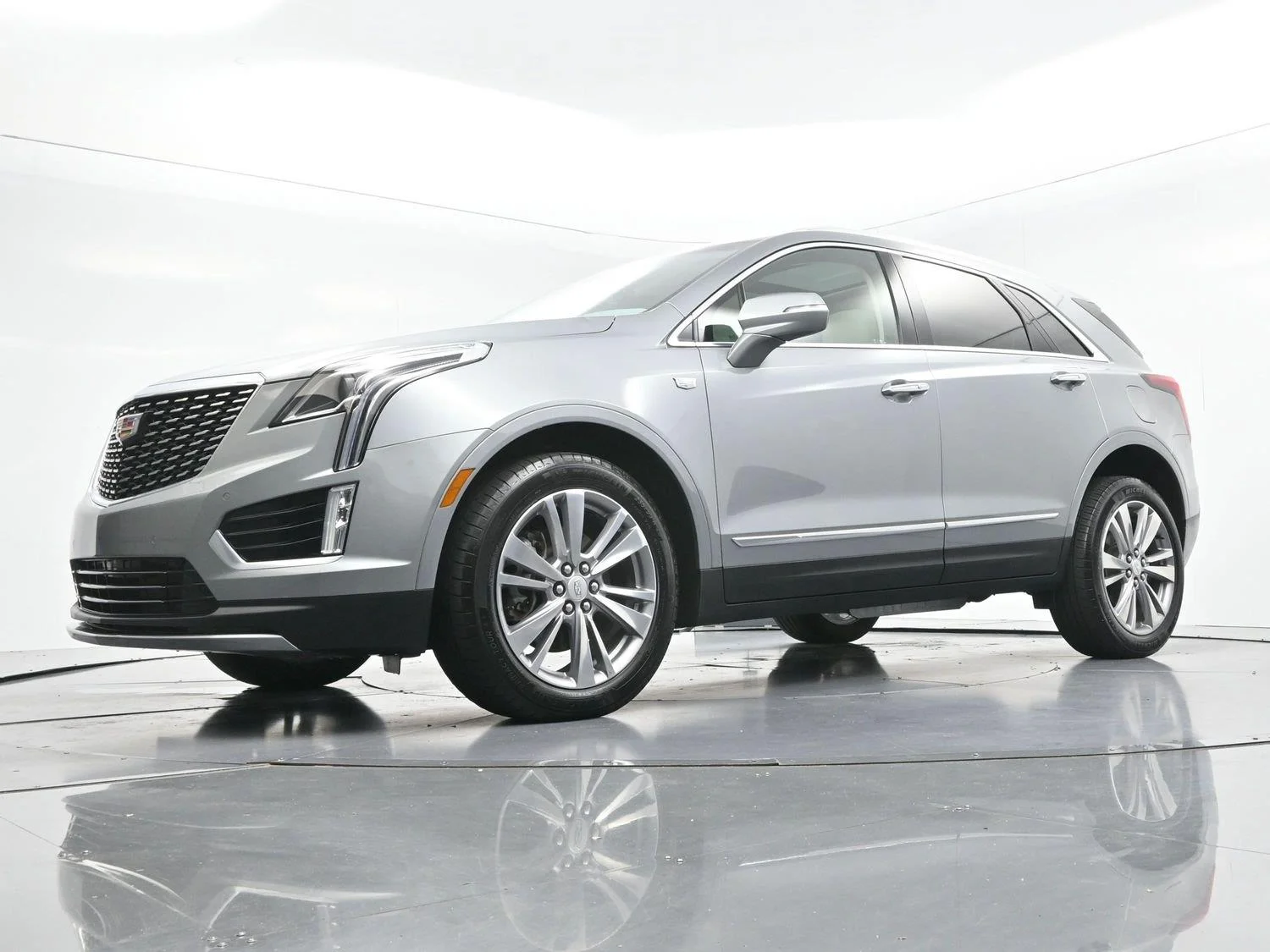 Used 2024 Argent Silver Metallic Cadillac Premium Luxury image 45