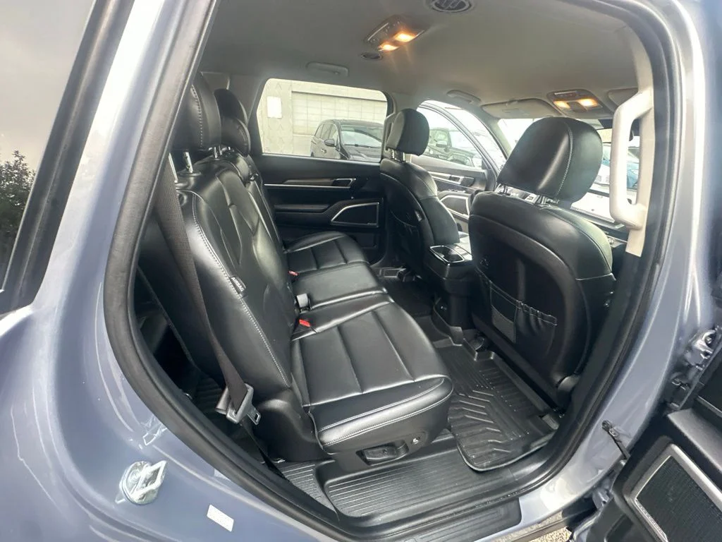 Used 2024 Silver Kia LX image 33