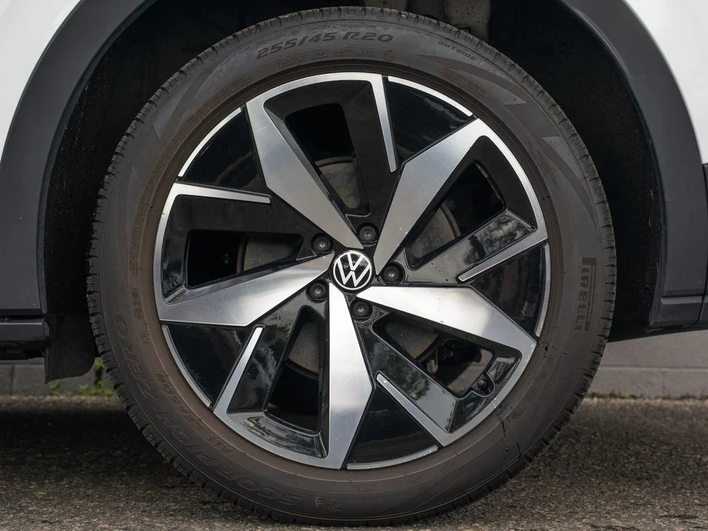 Used 2023 White Volkswagen Pro S image 13