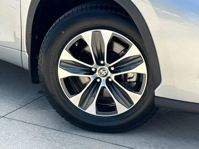 Certified Used 2020 CELESTIAL SILVER METALLIC Toyota XLE image 2