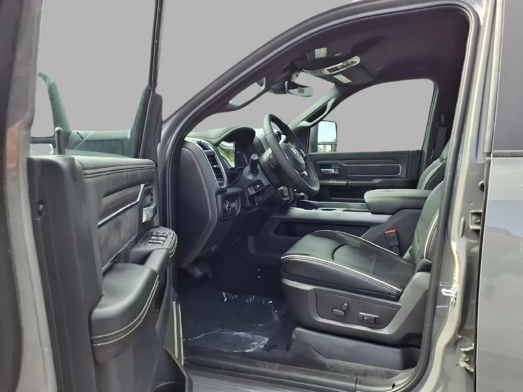 New 2027 Ceramic Gray Clear-Coat Exterior Paint RAM Laramie image 19