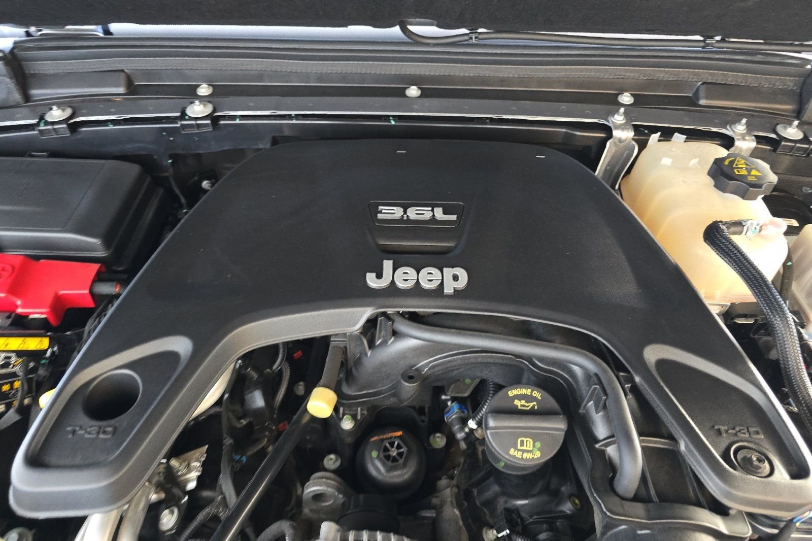 Used 2020 Silver Jeep Sport image 32