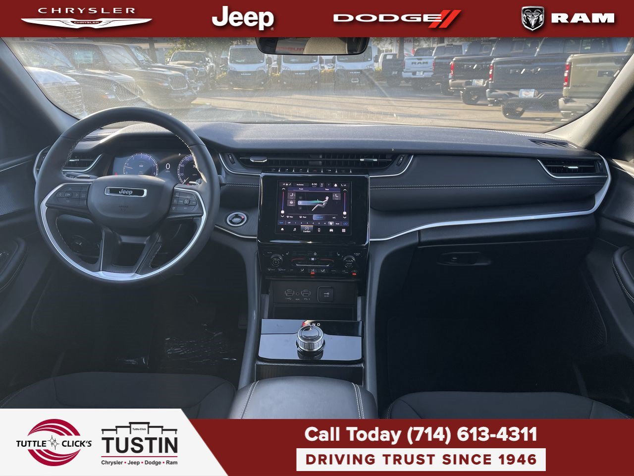 Used 2025 Diamond Black Crystal Pearlcoat Jeep Laredo image 15
