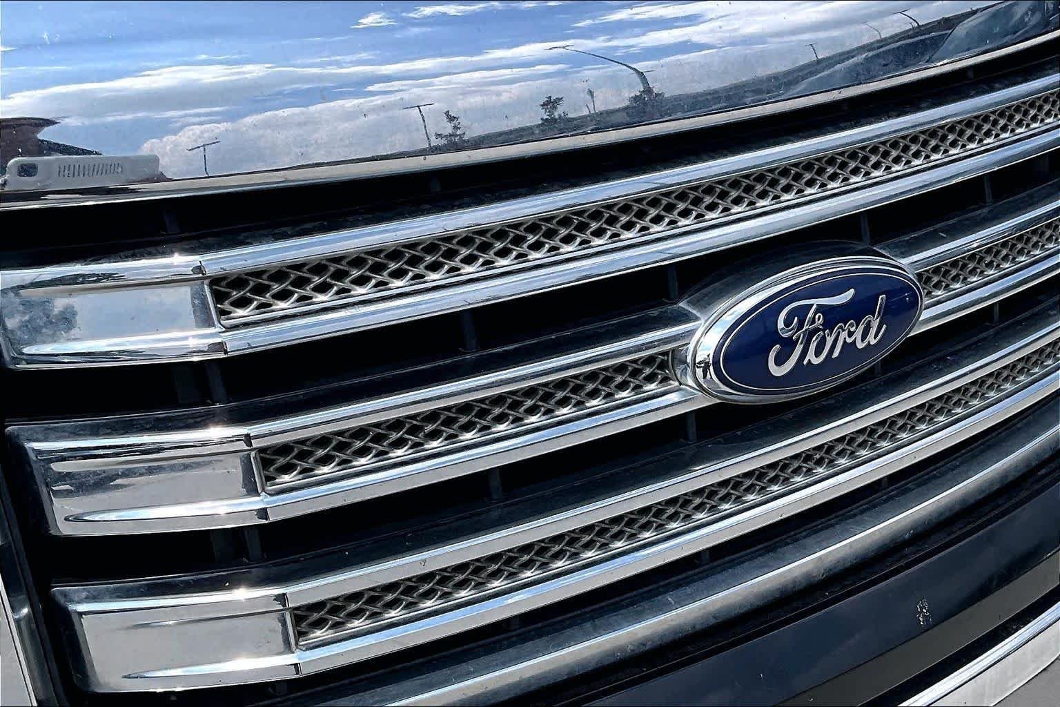 Used 2013 Tuxedo Black Metallic Ford Lariat image 26