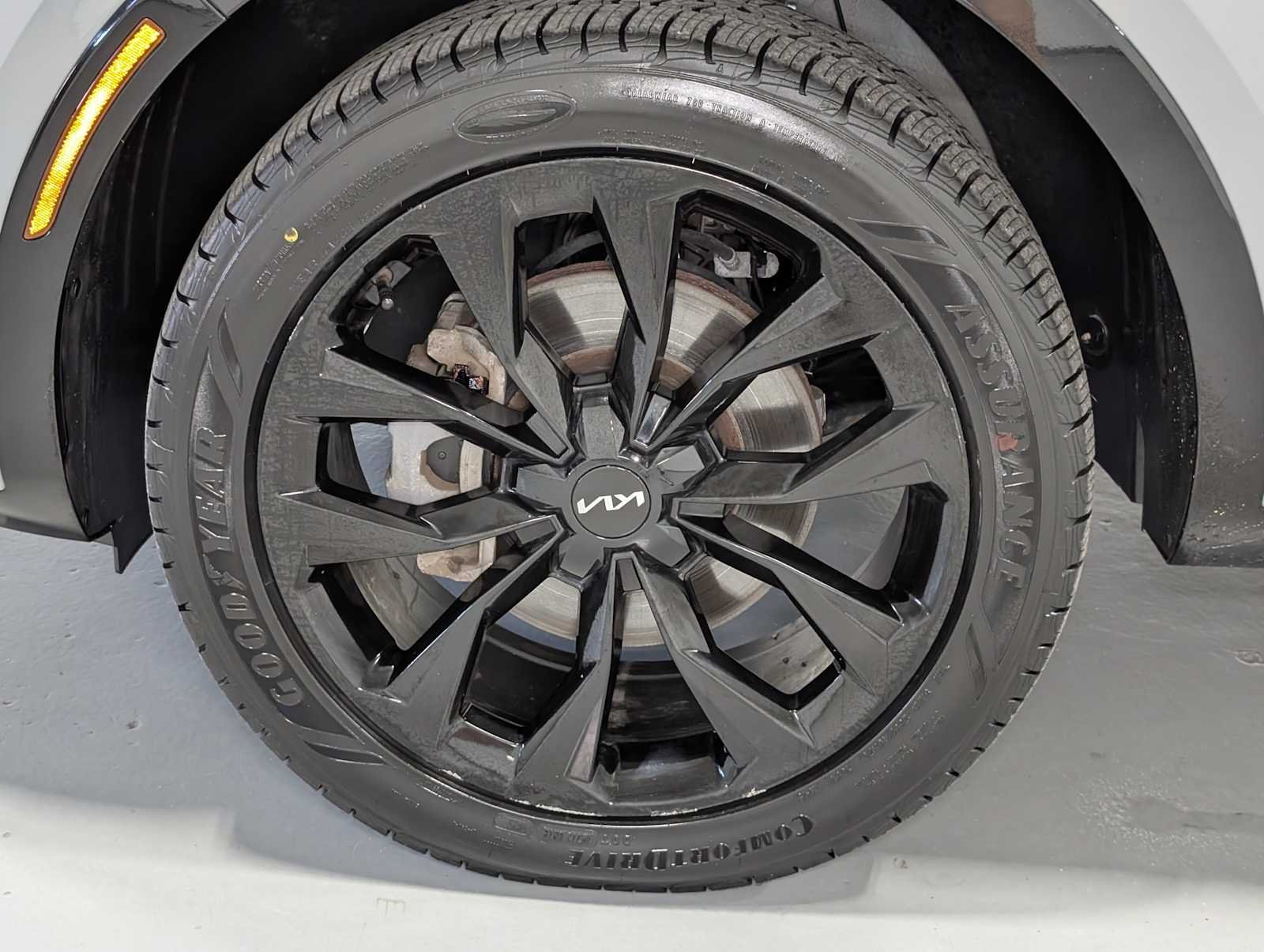 Used 2022 GRAY Kia SX image 3